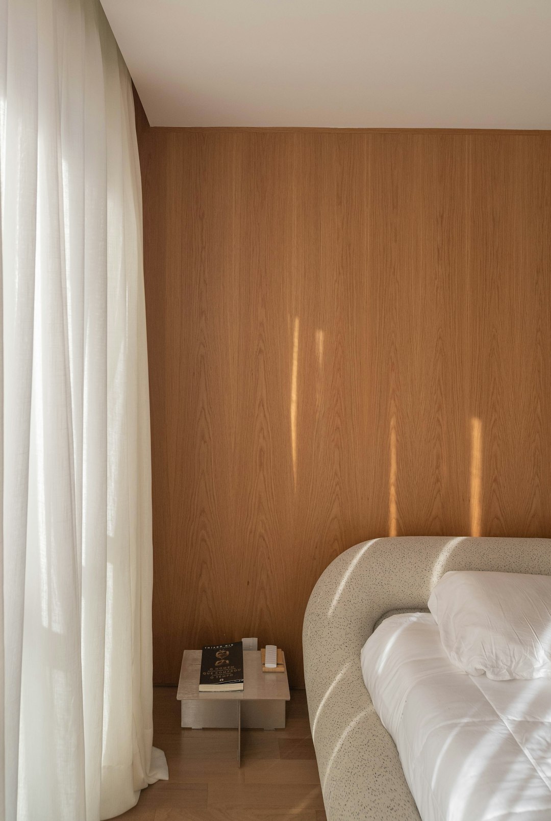 Fotos para Nova Marcenaria, Arquiteta Jessica De Carli. Cama Murano, por Fabio Lima.